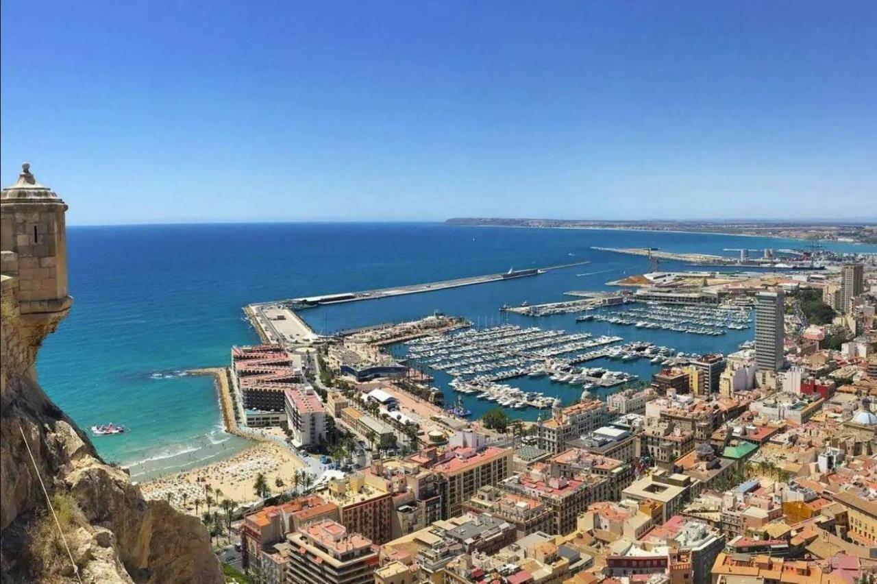 Ferienwohnung Atico Con Terraza En El Centro De Alicante Exterior foto